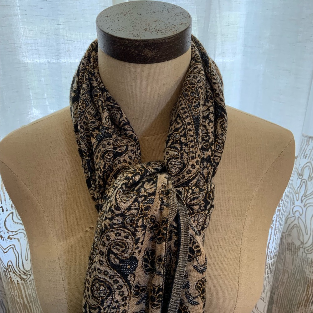 Paisley Pattern Scarf - Picture 2 of 7